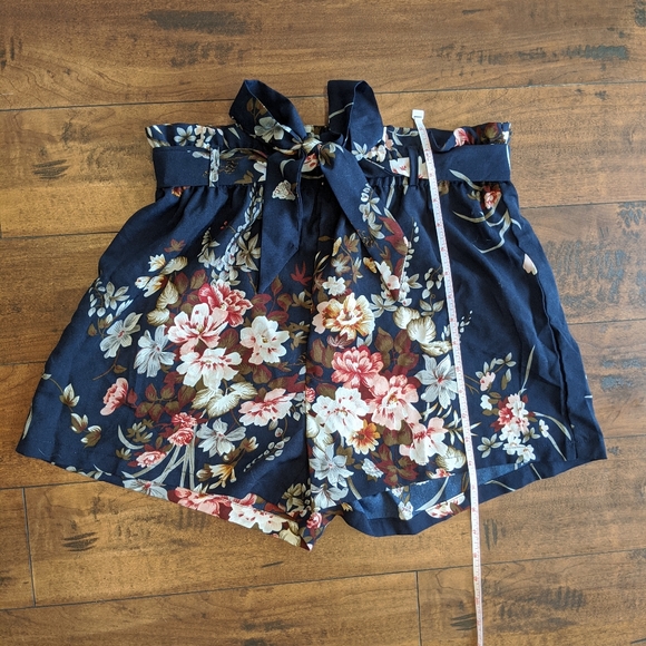 Flowy Summer Shorts; High Waisted; Navy & Floral - Picture 3 of 6
